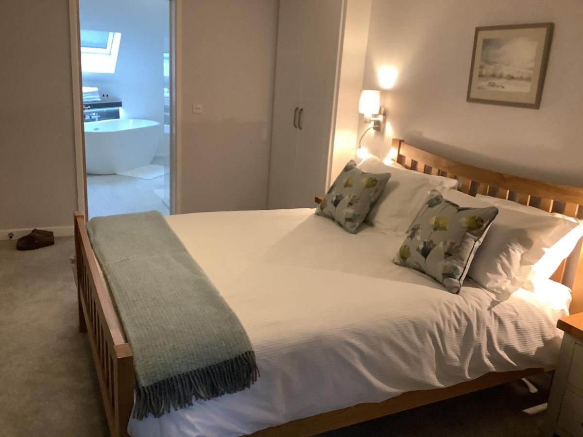 Отель Little London Bed & Breakfast And Glamping Pod Abercraf Экстерьер фото