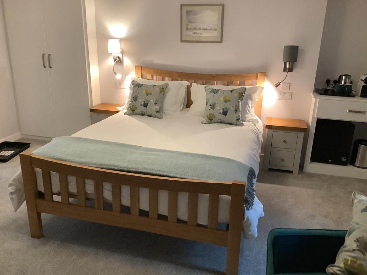 Отель Little London Bed & Breakfast And Glamping Pod Abercraf Экстерьер фото