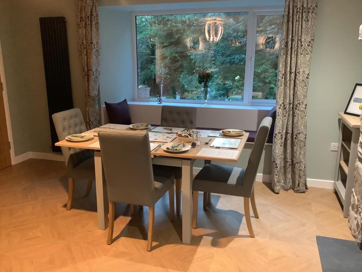 Отель Little London Bed & Breakfast And Glamping Pod Abercraf Экстерьер фото