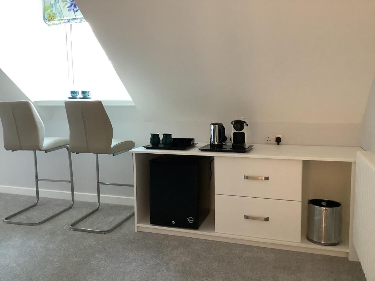Отель Little London Bed & Breakfast And Glamping Pod Abercraf Экстерьер фото