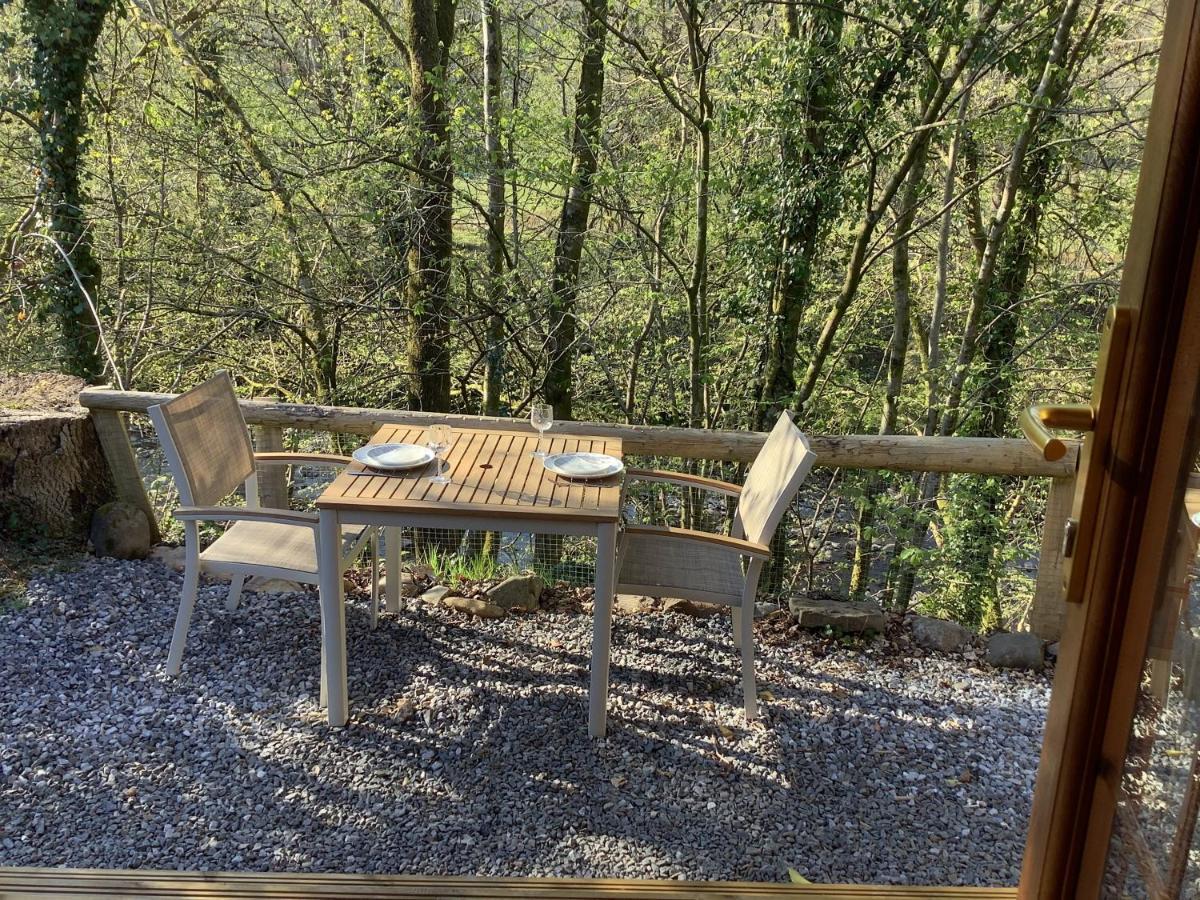 Отель Little London Bed & Breakfast And Glamping Pod Abercraf Экстерьер фото