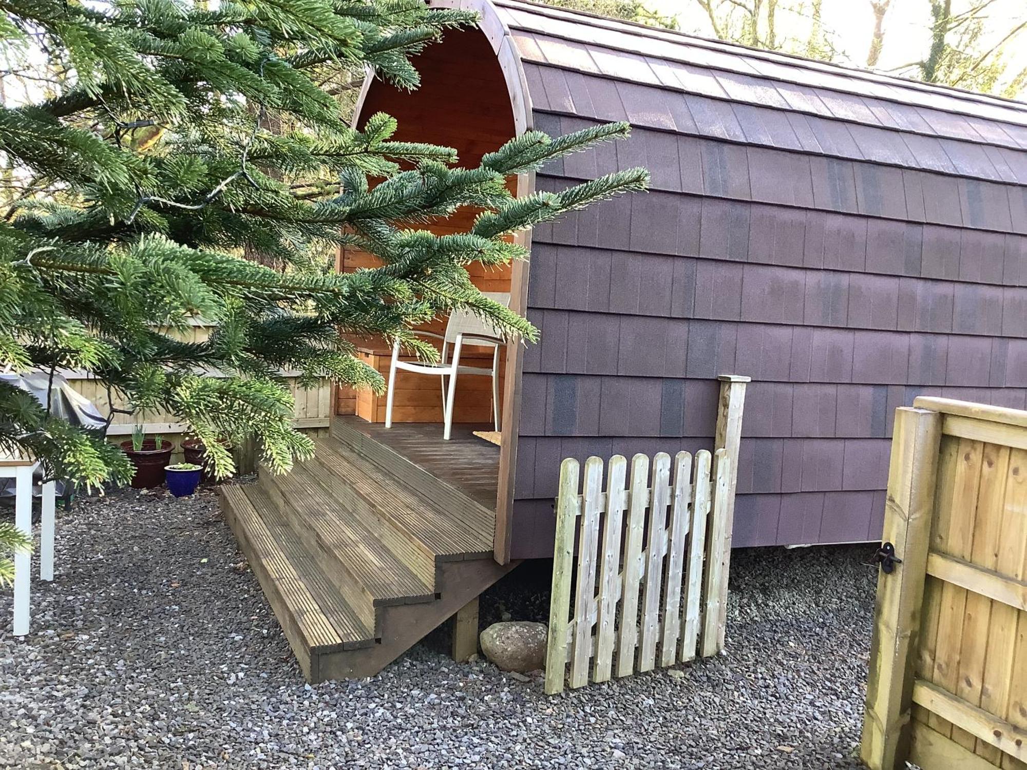 Отель Little London Bed & Breakfast And Glamping Pod Abercraf Экстерьер фото
