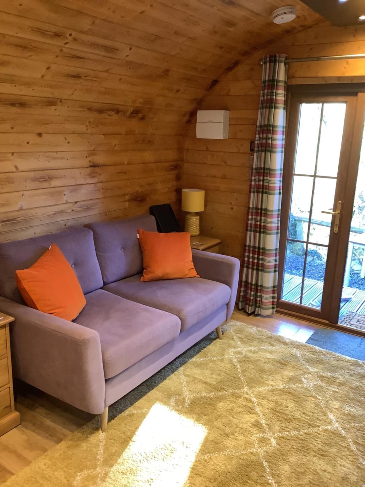 Отель Little London Bed & Breakfast And Glamping Pod Abercraf Экстерьер фото